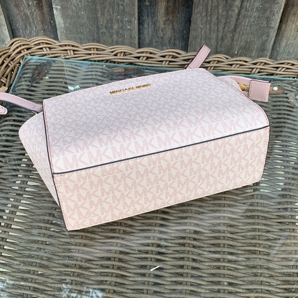 Michael Kors Signature MD Selma Crossbody+Wallet - Picture 7 of 8